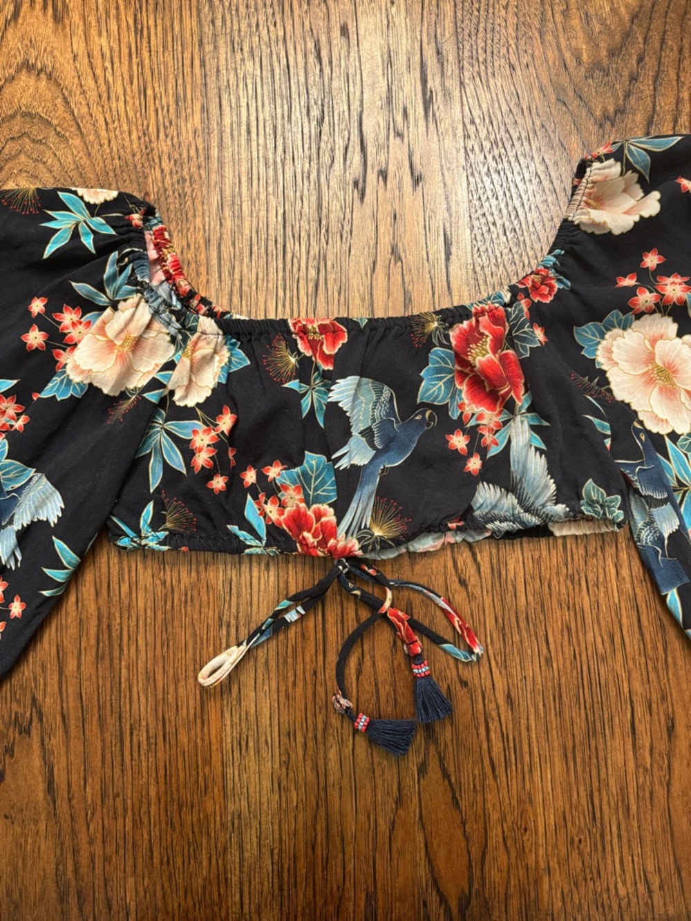Farm Rio Tropical Bird Floral Off Shoulder Crop Top Tassel Tie Small - Picture 7 of 15